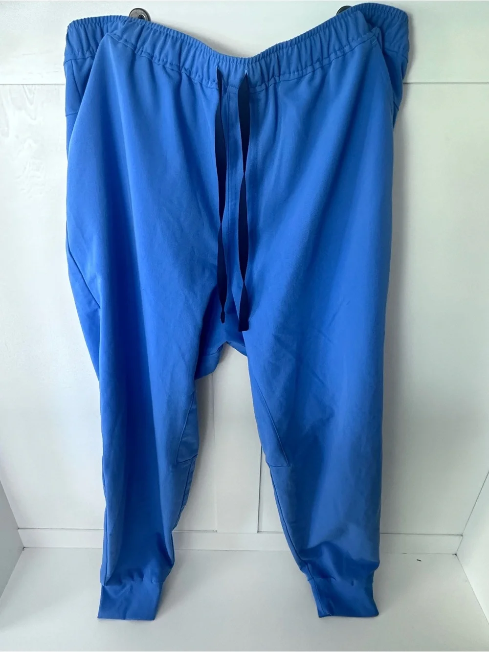 Figs Men's Tansen Jogger Scrub Pants in Ceil blue - Size L